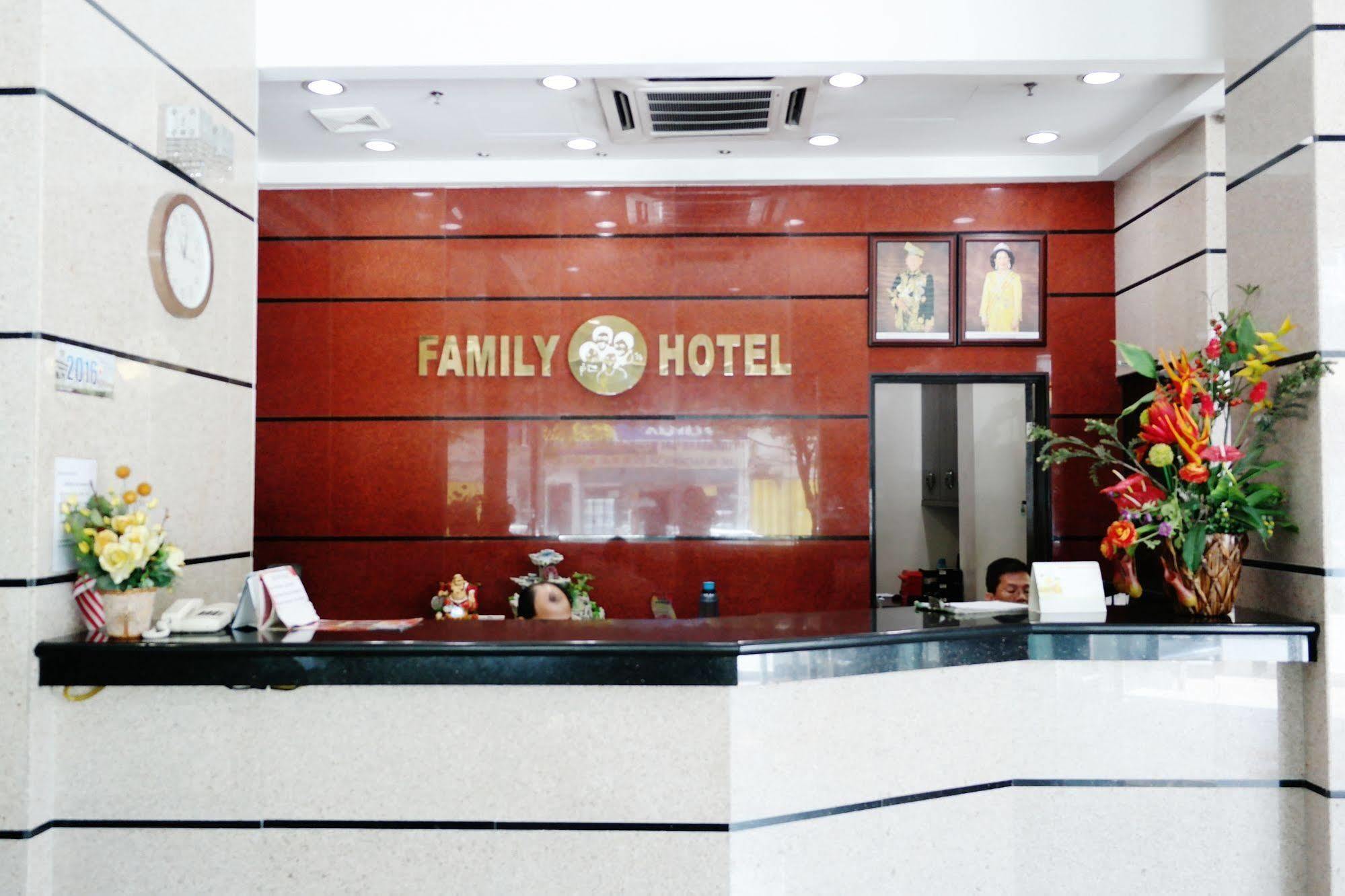 Family Hotel Klang Eksteriør bilde